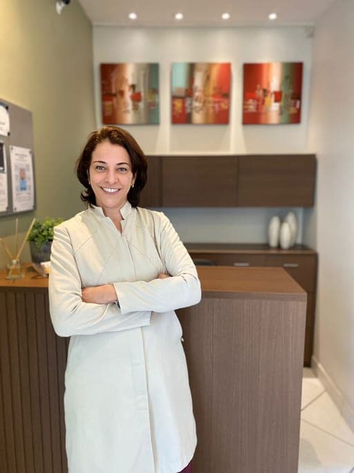 Dra. Beatriz Gomes de Alvarenga - Dentística restauradora (estética, clareamento, próteses e implantes) na BS Odonto, Belo Horizonte