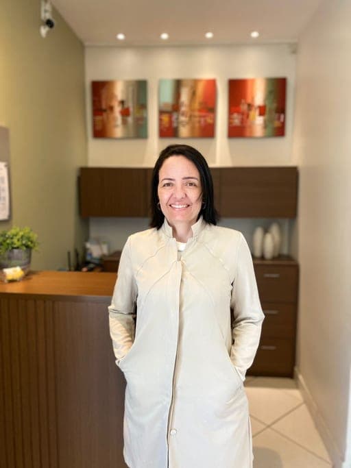 Dra. Sílvia Regina Batista dos Santos - Endodontia, DTM, bruxismo, apneia do sono e odontopediatria na BS Odonto, Belo Horizonte